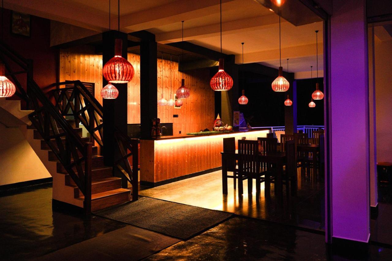 Adams Peak Inn Nallathanniya Ngoại thất bức ảnh