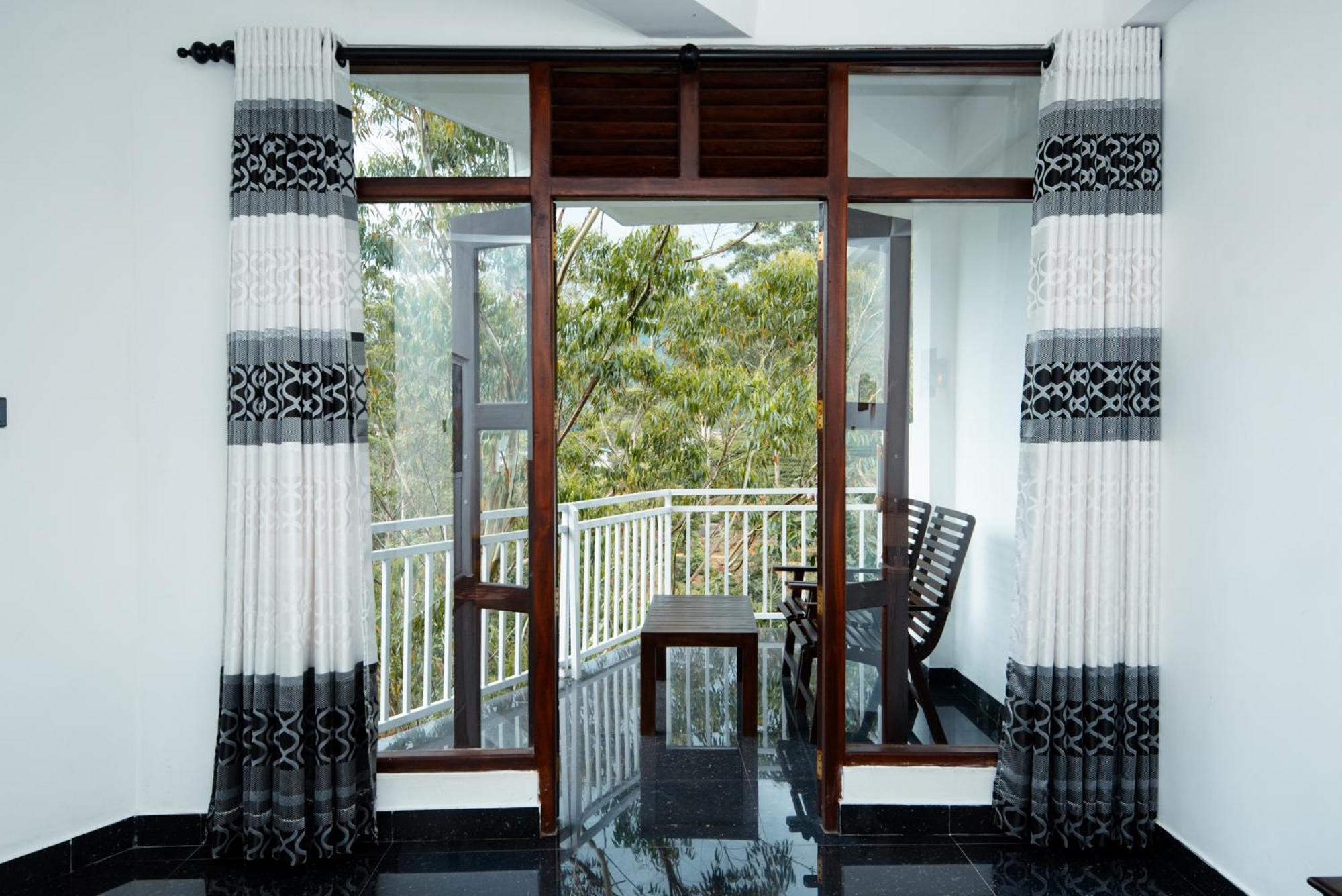 Adams Peak Inn Nallathanniya Ngoại thất bức ảnh