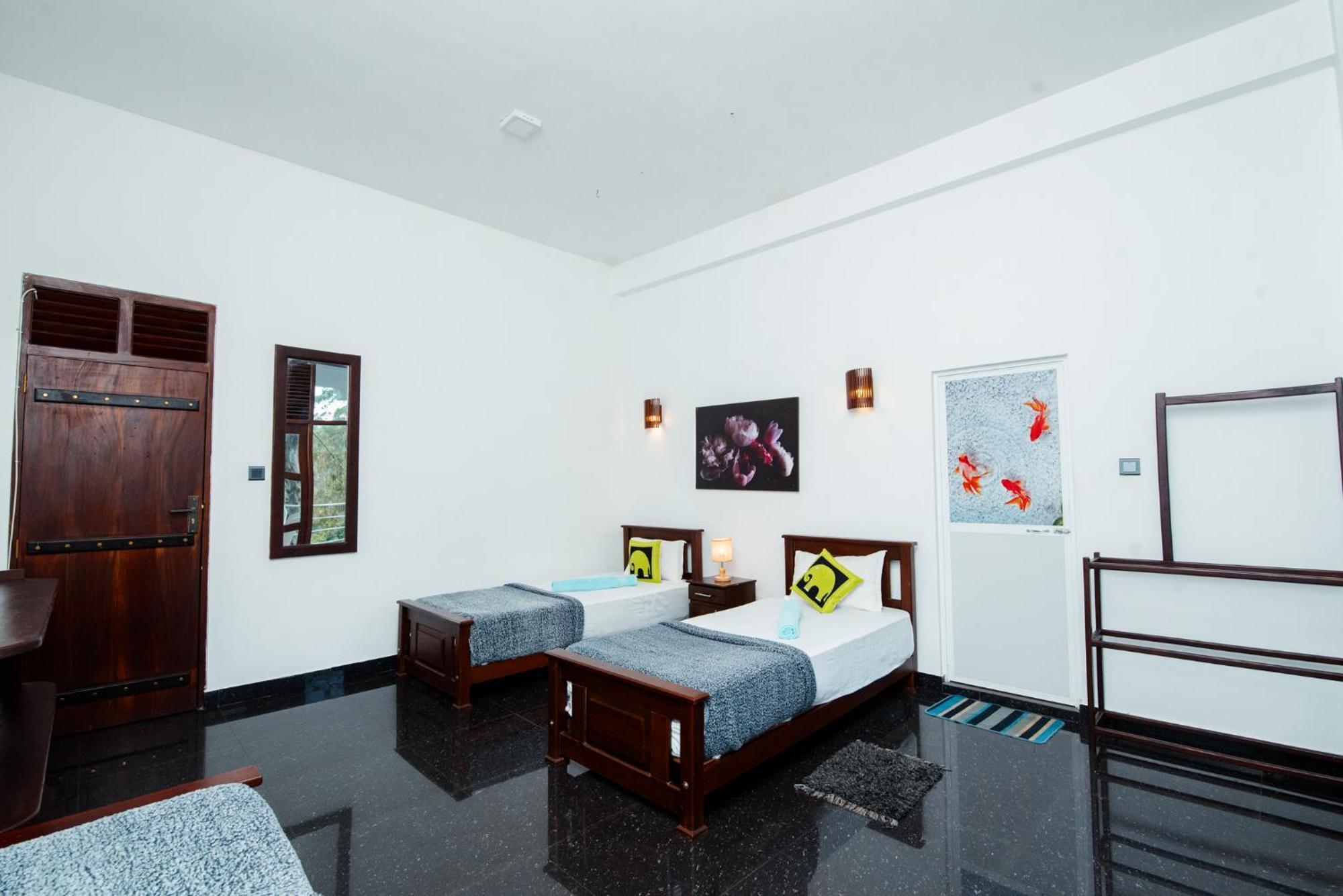 Adams Peak Inn Nallathanniya Ngoại thất bức ảnh