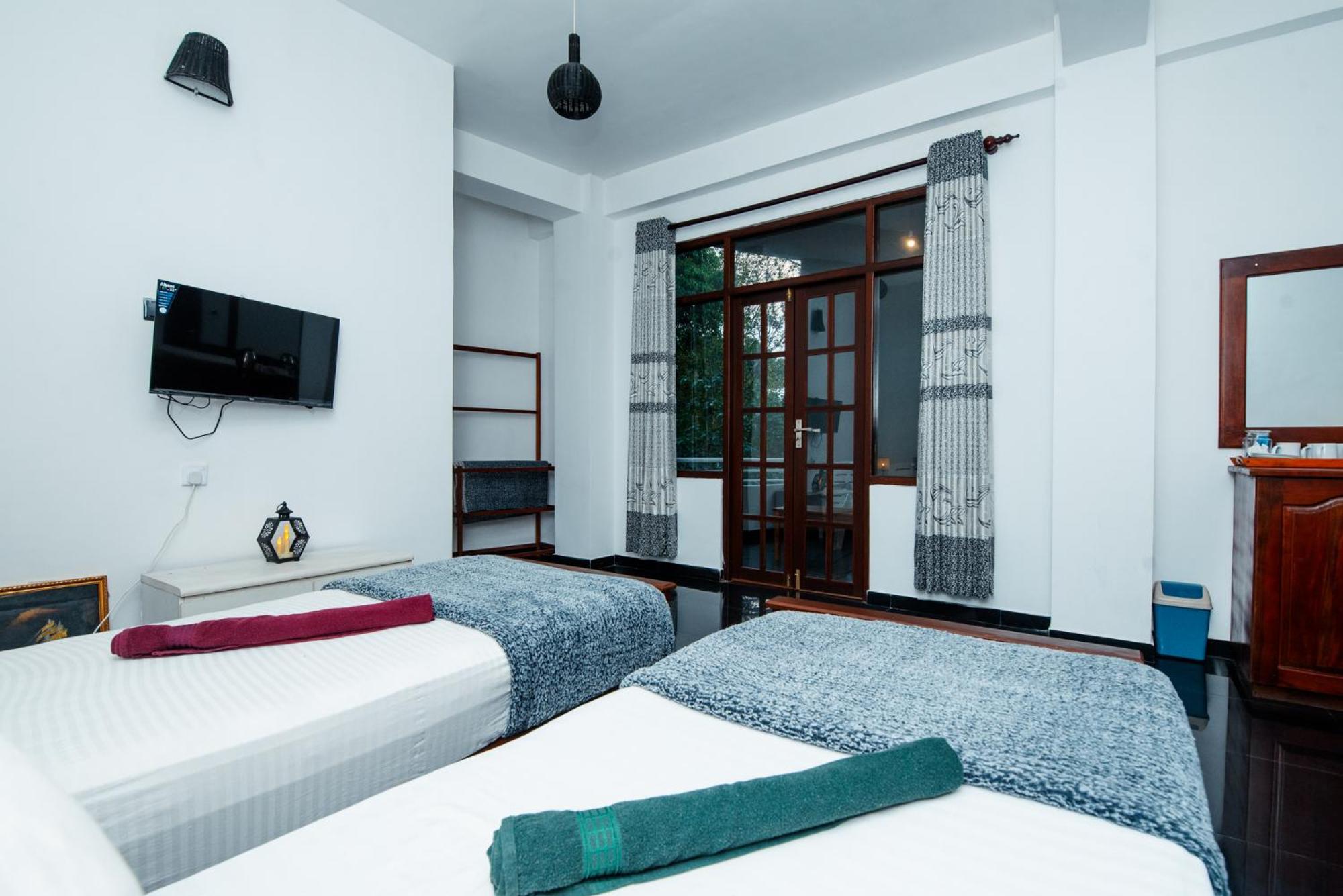 Adams Peak Inn Nallathanniya Ngoại thất bức ảnh
