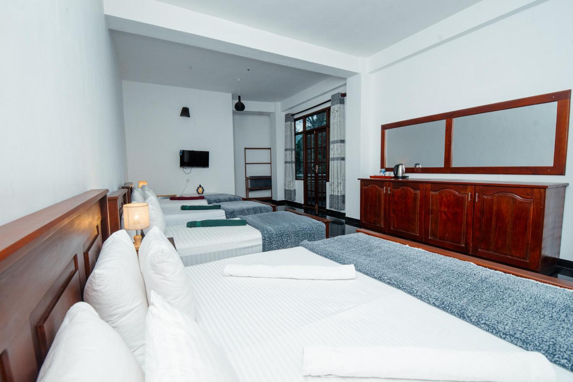 Adams Peak Inn Nallathanniya Ngoại thất bức ảnh