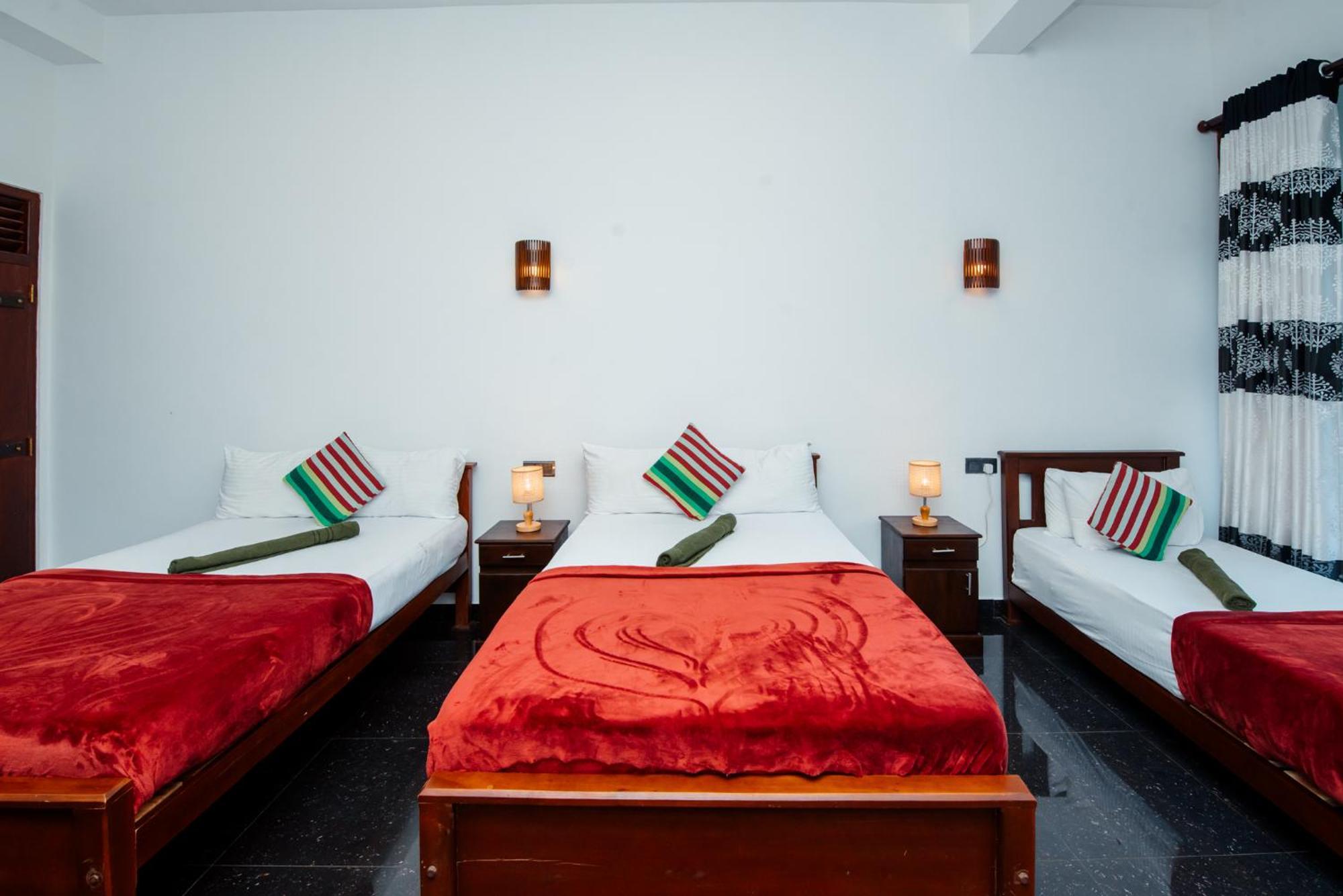 Adams Peak Inn Nallathanniya Ngoại thất bức ảnh