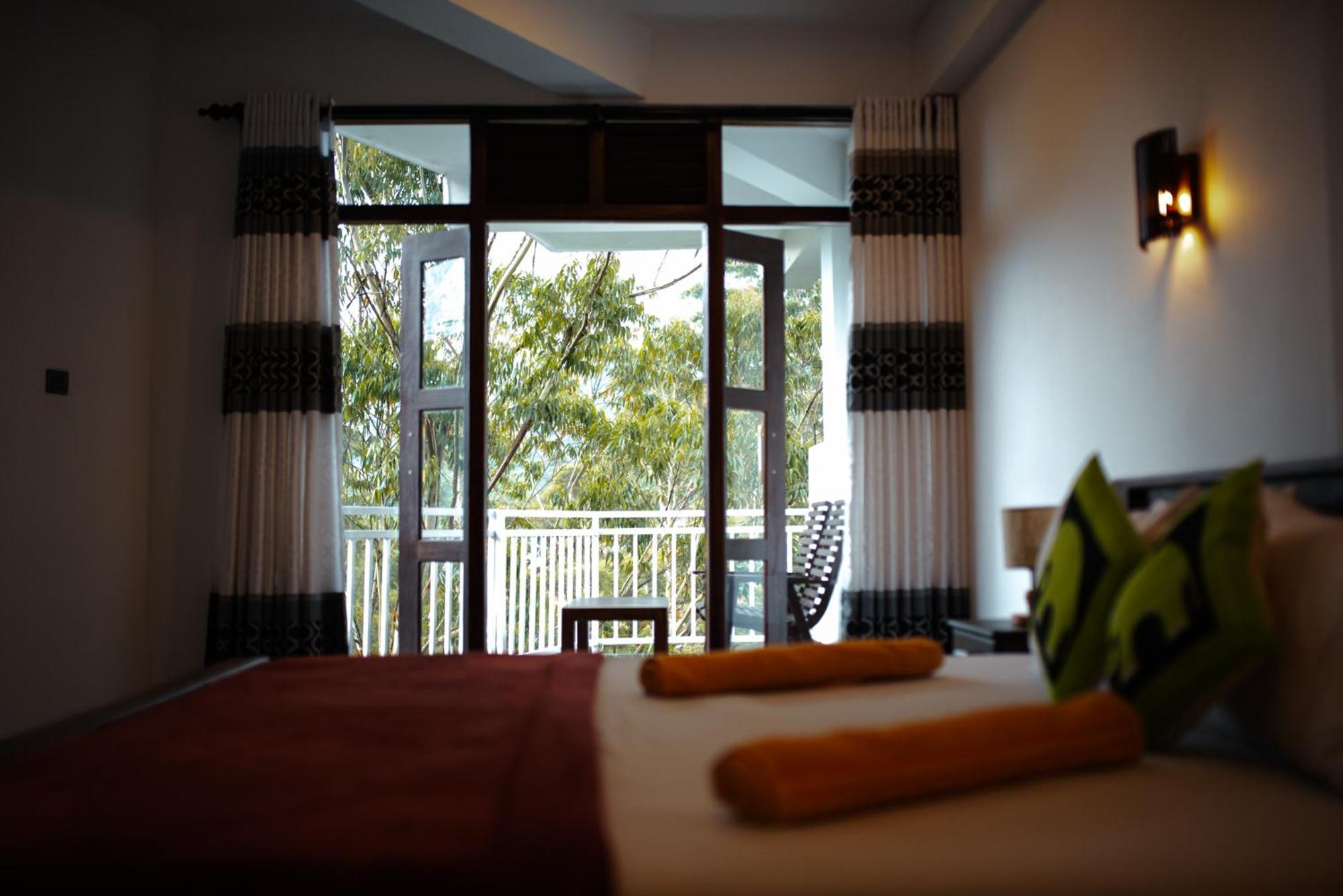 Adams Peak Inn Nallathanniya Ngoại thất bức ảnh