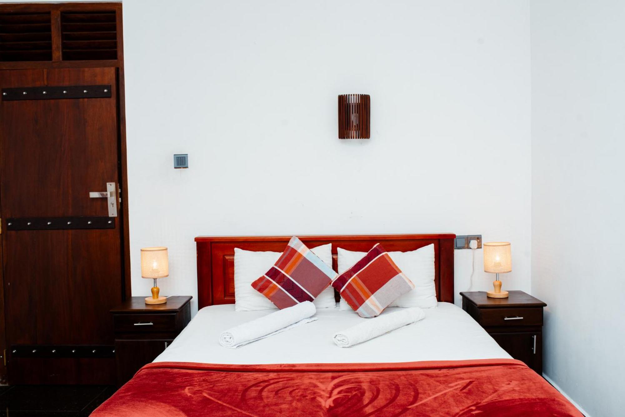 Adams Peak Inn Nallathanniya Ngoại thất bức ảnh