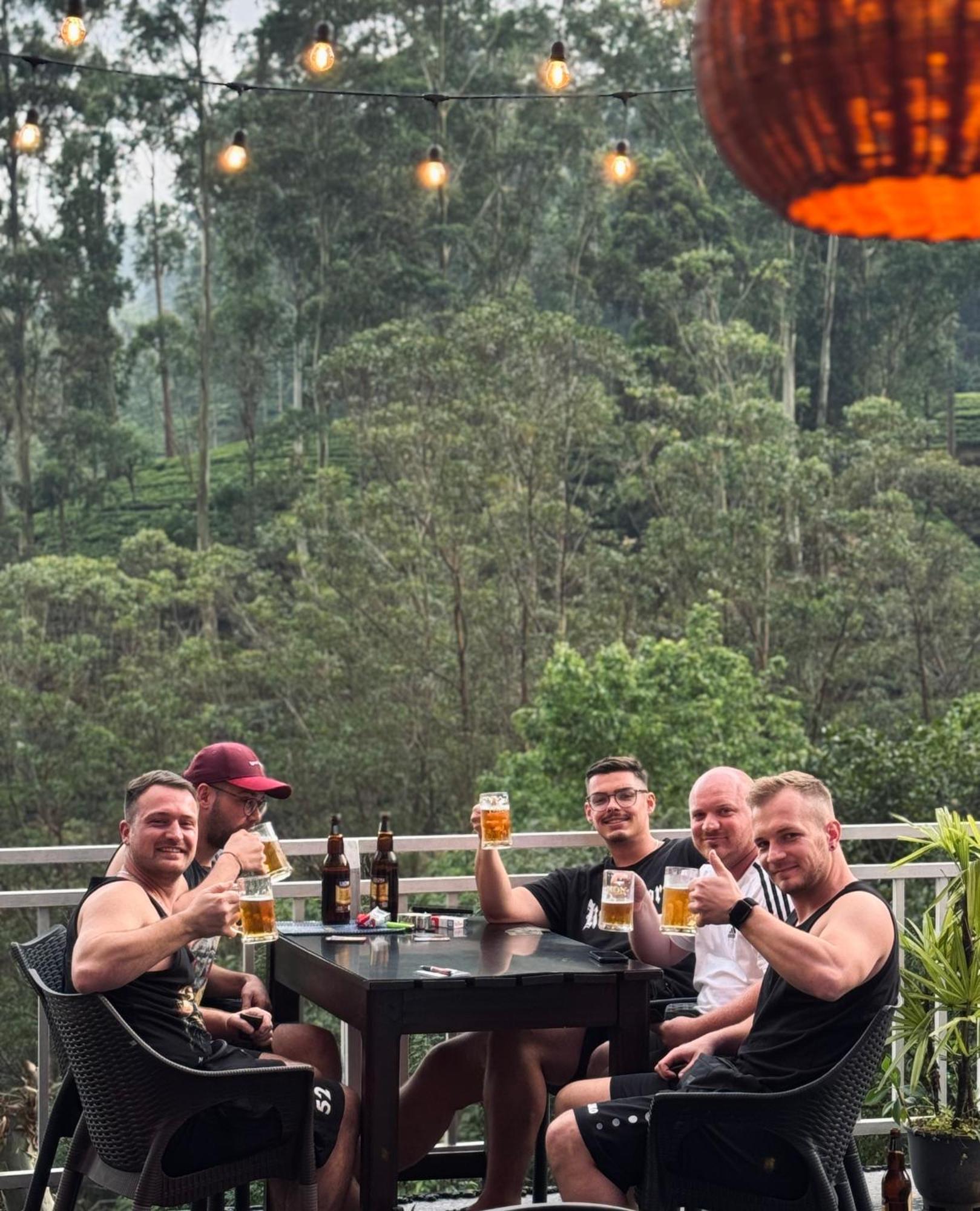Adams Peak Inn Nallathanniya Ngoại thất bức ảnh